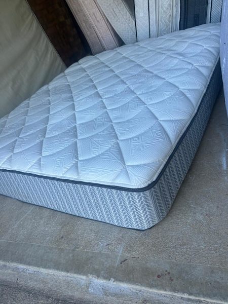 King Size Euro Pillow Top Mattress by Sleepy’s 62864724216193111