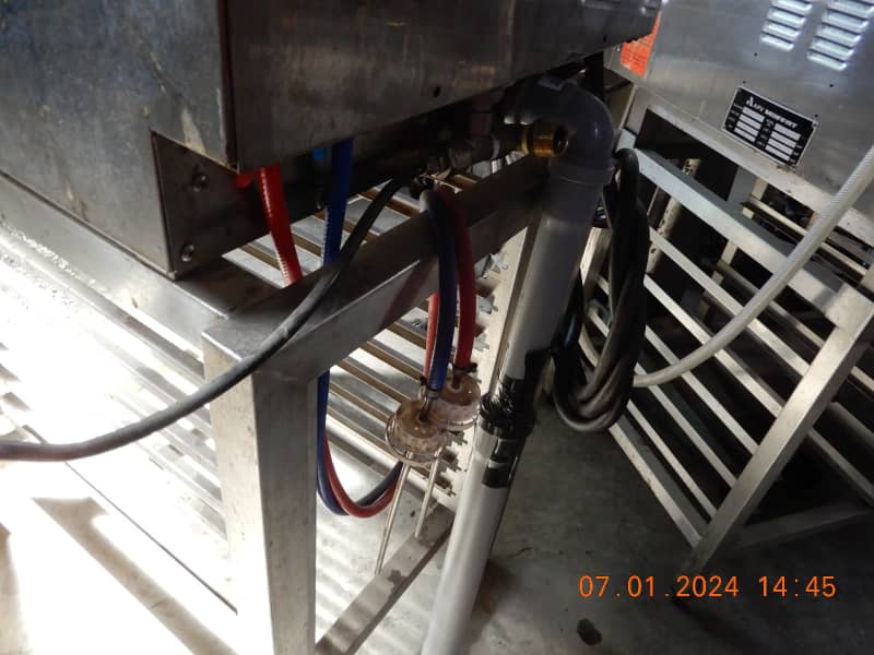 Houno mini combi oven,with stainless stand,auto clean. $600 negotiable63017767125891113