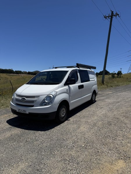 2011 HYUNDAI iLOAD  5 SP MANUAL 4D VAN62933714882945111