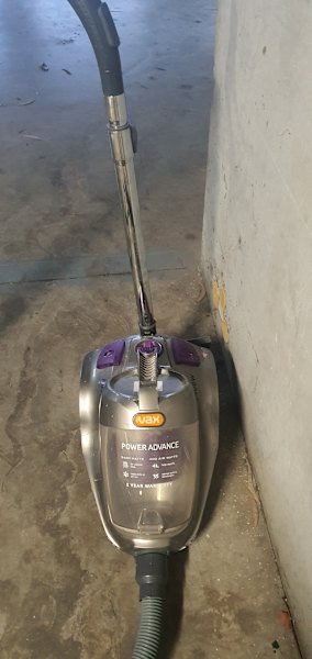 2400W Vax Power 7 Bagless Vacuum cleaner, working, Carlton pickup63612128643714110