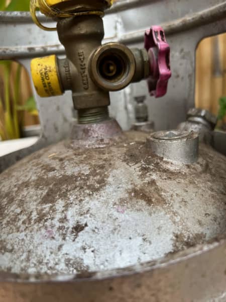 Gasmate Safe Lok LCC27 4kg Propane Gas Cylinder - Bunnings Australia