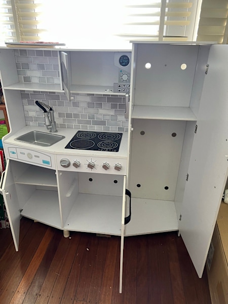 FREE Play Kitchen 65073663043843111