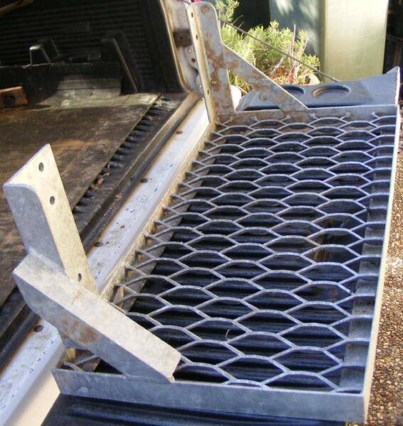 Galvanised Heavy Duty Bracket Shelf Step630086567628811123