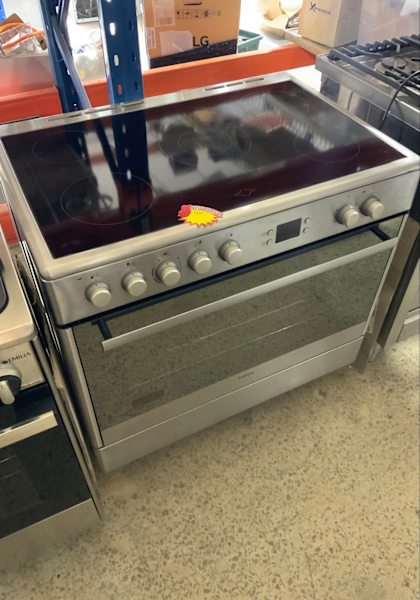 Euromaid oven cooker63021731089410114