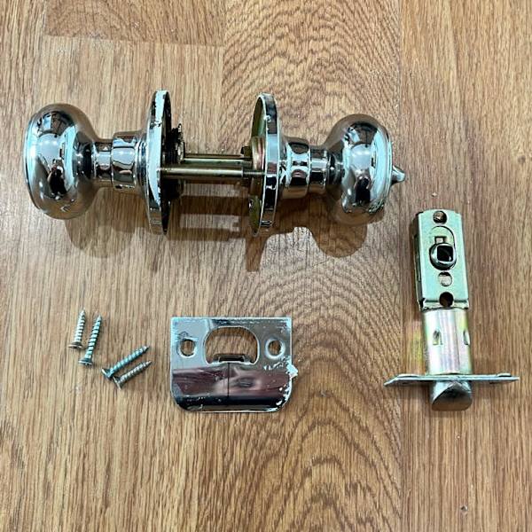 Internal Door Handle & Striker Plate with Privacy Lock630065168144661129