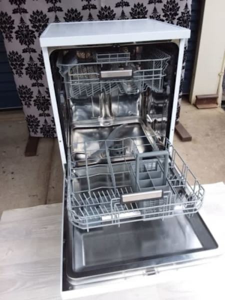 Fisher Paykel Dishwasher in as new condition, new module installed.63612126822531112