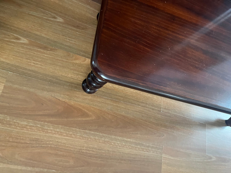 Beautiful coffee table 62929669248514113