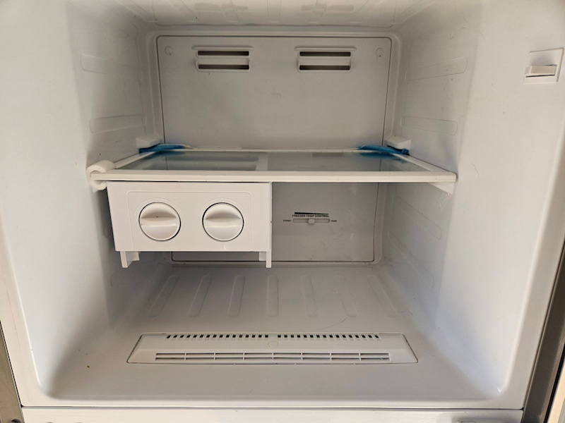 272L Hisence fridge. 630226344880661114