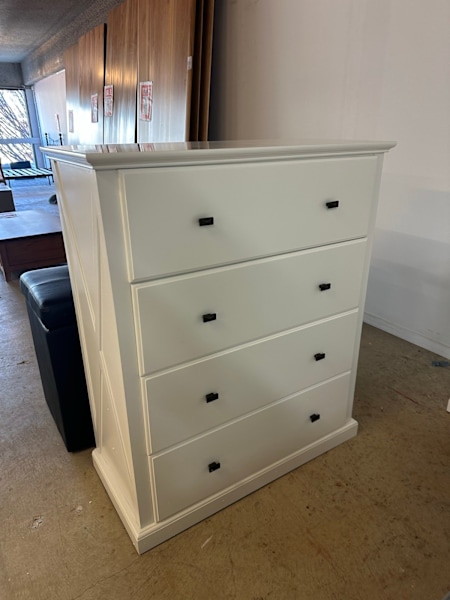 Boston White Tallboy62863407140995119