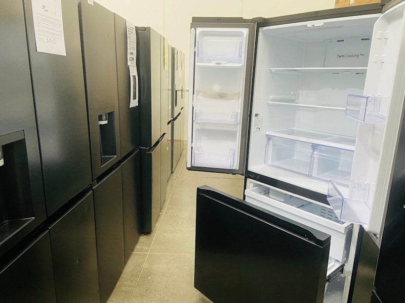  X Demo Units clearance:minor or never used/fridges,Washers,Dryers 63015177361027111