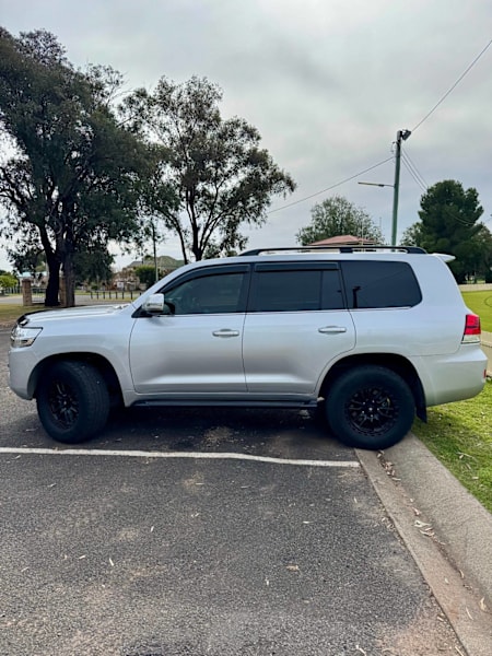 2020 Toyota Landcruiser 200 series VX62935690466689113