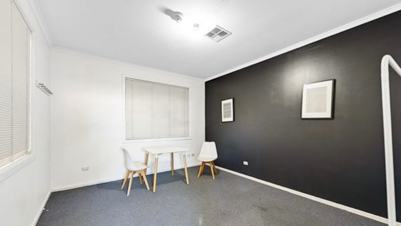 Private consultation/office room (Physio ideal)62995718327043118