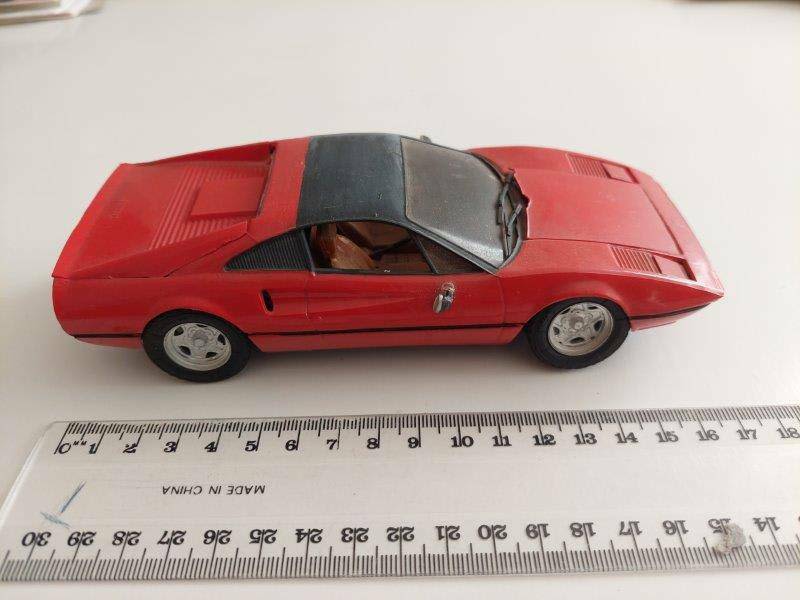 Ferrari 308 GTB 1:24 Revell plastic scale model cars kit