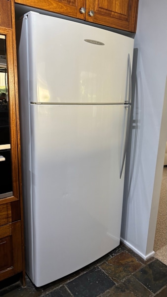 Fridge - quality Fisher & Paykel with glass shelves63470144674051112
