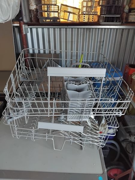 Smeg dishwasher racks  top and bottom63442939954690111
