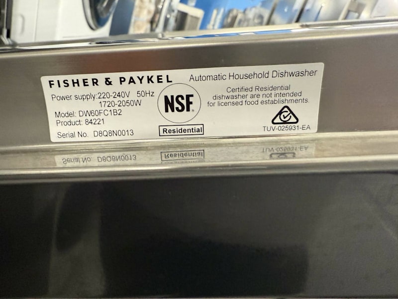 Fisher & Paykel Series 5 Contemporary Freestanding Dishwasher Black St63014710727170112