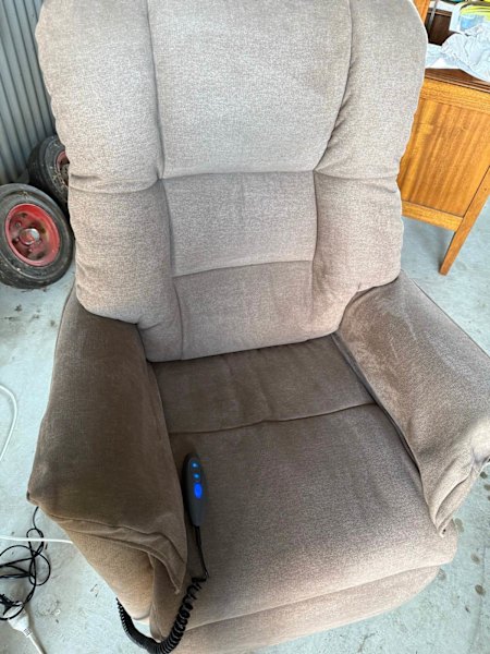Electric recliner 62863379319298111