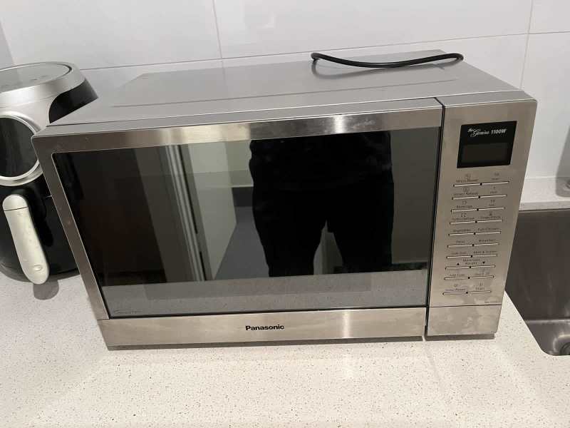 Panasonic Microwave - broken  for repair630119913030431115