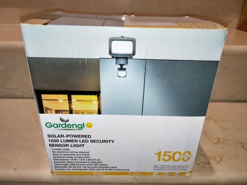 gardenglo 1500 lumen solar security