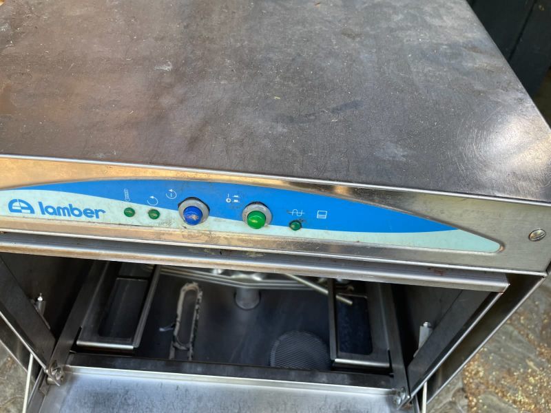 COMMERCIAL GLASS WASHER USED63013784463874112