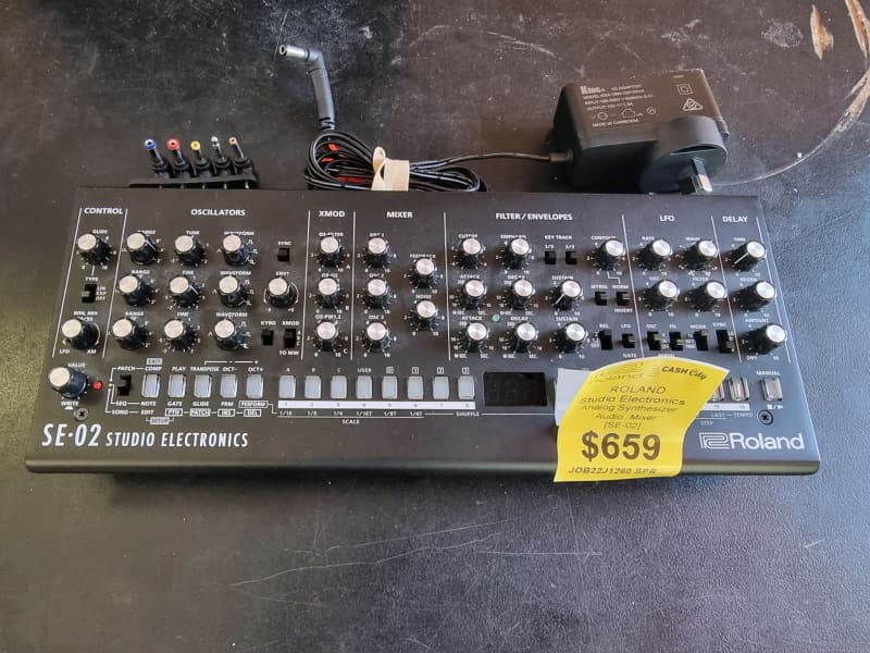 Roland Studio Electronics Analog Synthesizer Ausio Mixer [SE-02] | DJ Gear  & Lighting | Gumtree Australia Joondalup Area - Joondalup | 1307855362