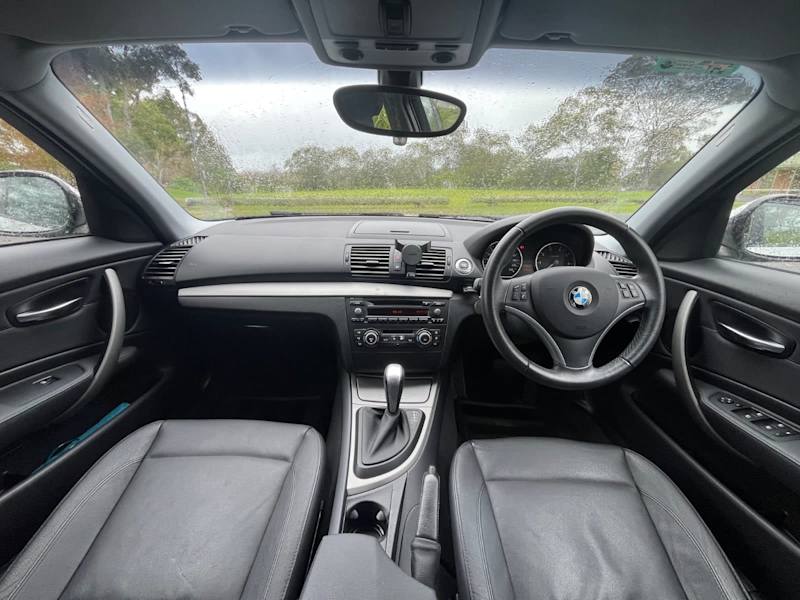 BMW 118i Hatchback 201062863392411650112