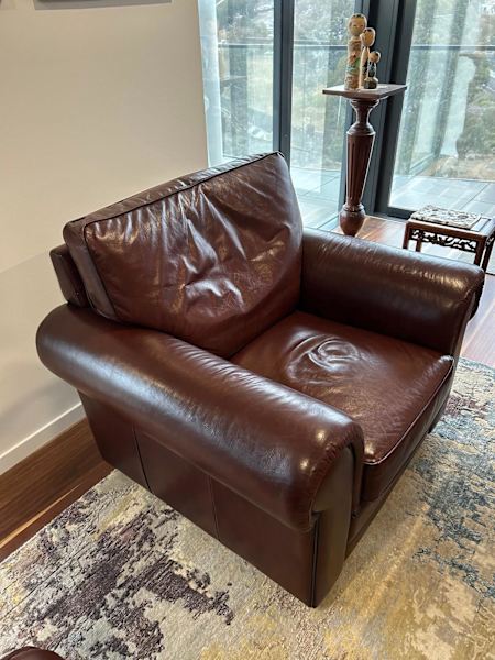 Moran leather armchair62863405669635112