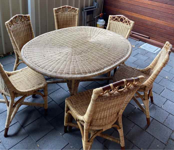 rattan table and chairs indoor