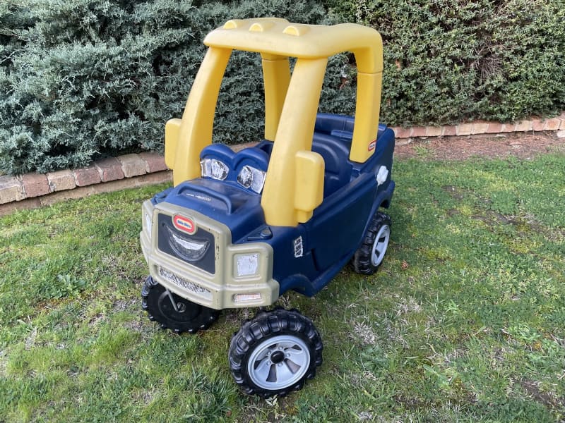 little tikes car blue and yellow