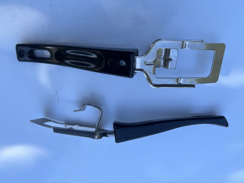 SMEG OVEN GRILL TRAY HANDLES x 2 -PART # 694930225630147100270111121