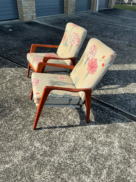 Pair of Vintage Chairs and Vintage mirror 62863376368899111