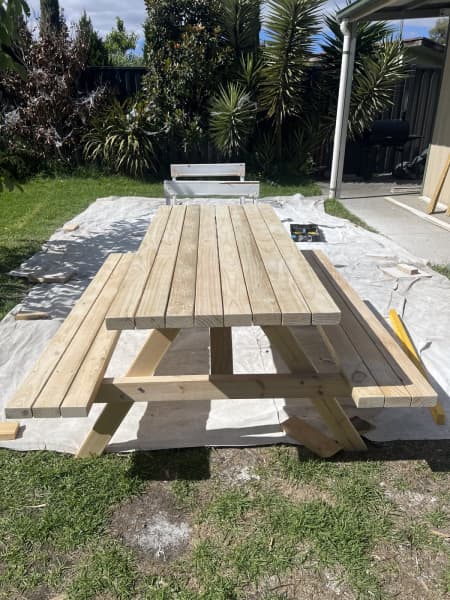 gumtree picnic table