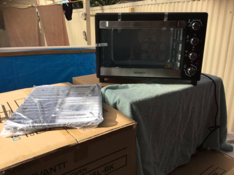 Evanti portable oven 45lts with trays and spit new delivered 24/052363014707664131112