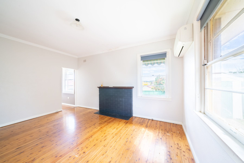 Ideally located to schools and shops62931713038210114