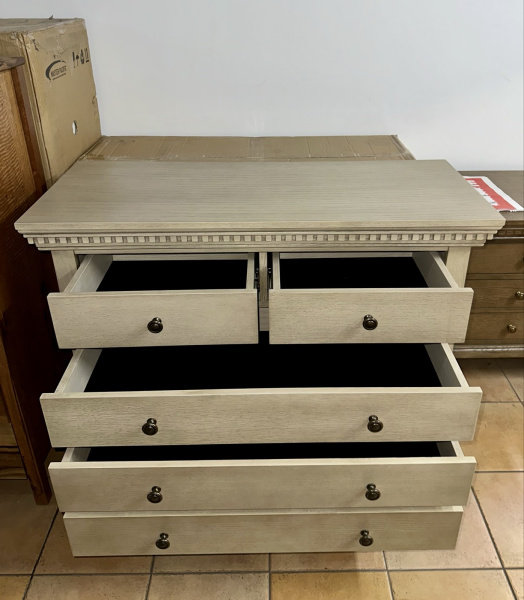 Chest of Drawers62863839553411111