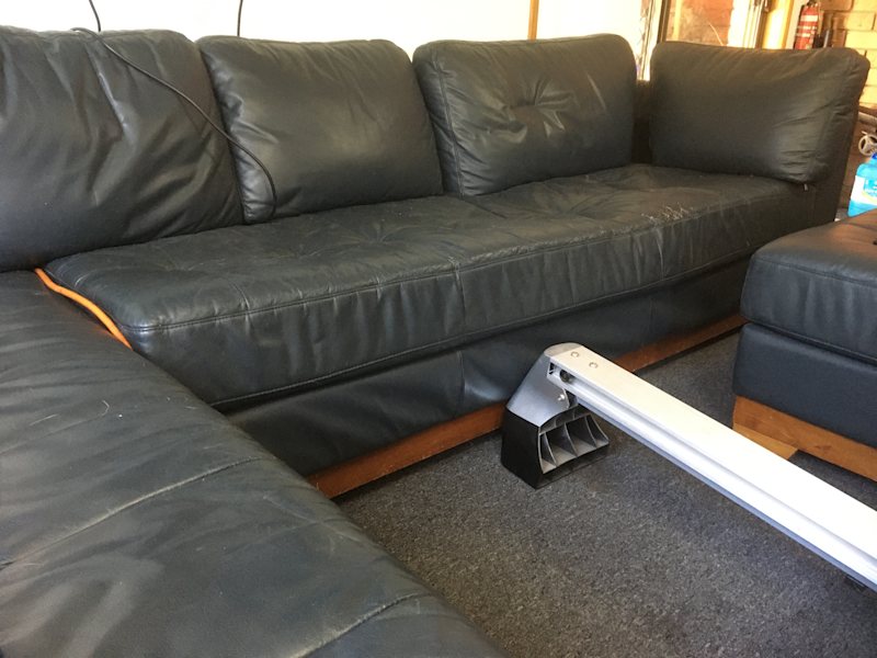 Leather CornerLounge Ottoman Cost$5400 3.4mX3.4m Great for Sleepovers62863840003330114