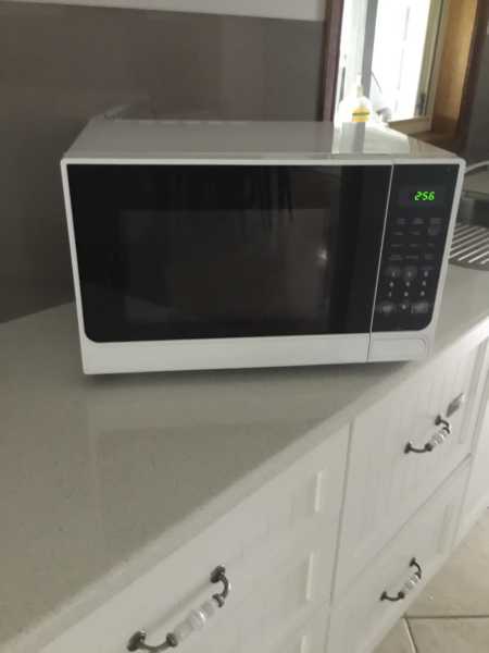 Used White Microwave Oven63019990049921111