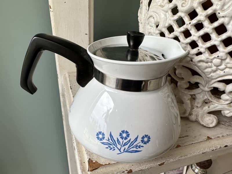 Vtg. Corning ware Pyroceram Blue Cornflower coffee tea pot 6 cups W/ Metal  Lid