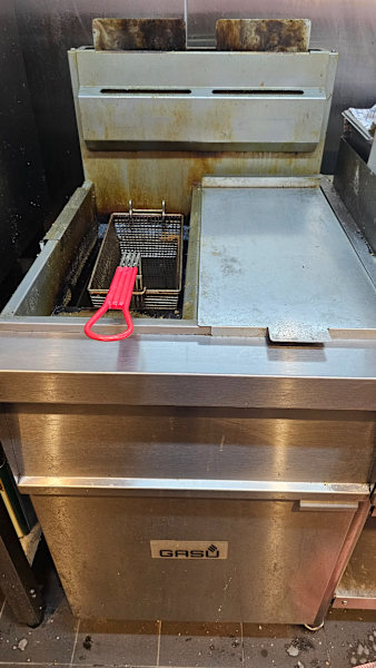 GASU Split Basket Fryer. 1 year old63019990528387112