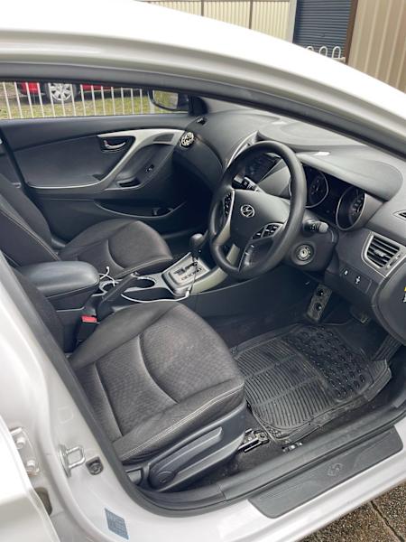 Hyundai elantra 201362934697675394114