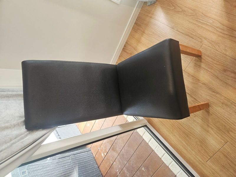 2x great looking table chairs628633754191371128