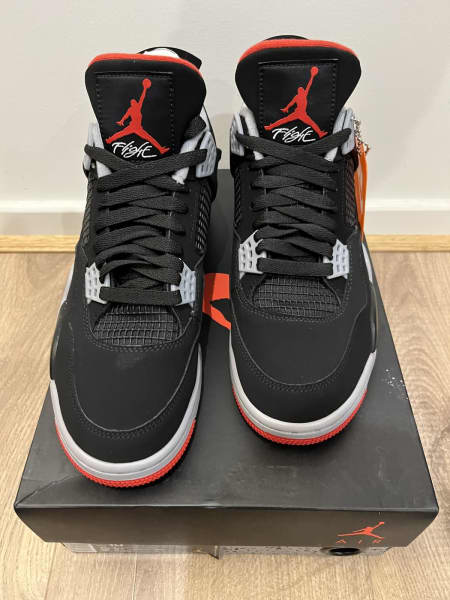 Air jordan 4 bred hotsell size 8