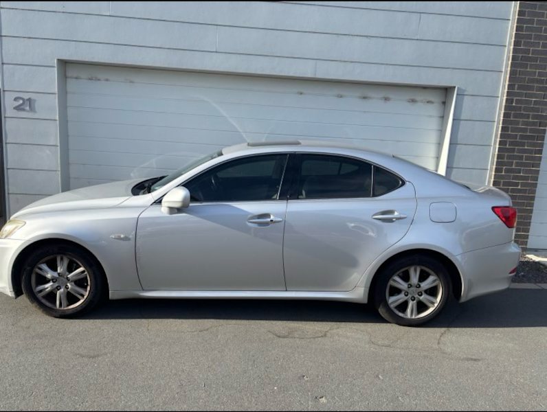 Lexus is 250 6 speed auto silver $5500 ono need gone asap 62936654053891112