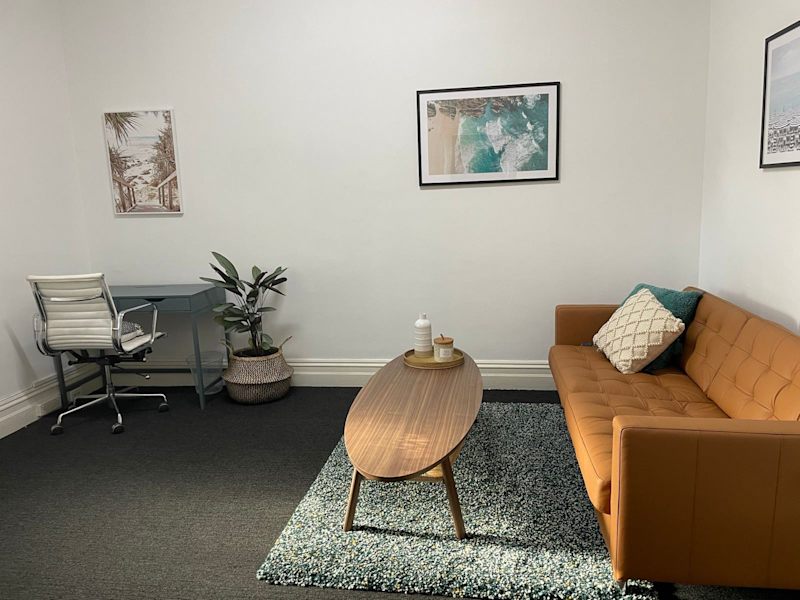 Beautifully Furnished Room for Rent in Health-Focused Practice62995718338819112