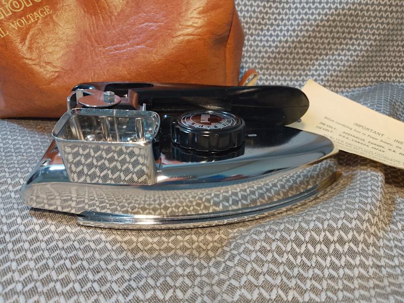 TRAVEL IRON NEW VINTAGE GILFORD - CLOTHES JUG TOASTER POWER CORD 63016909785602114