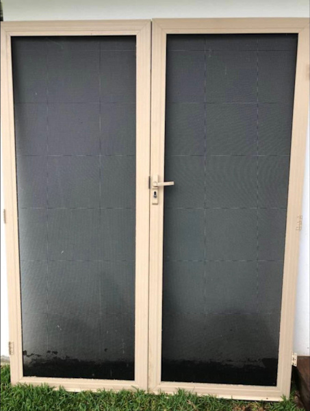 Double screen security doors63440369008002110