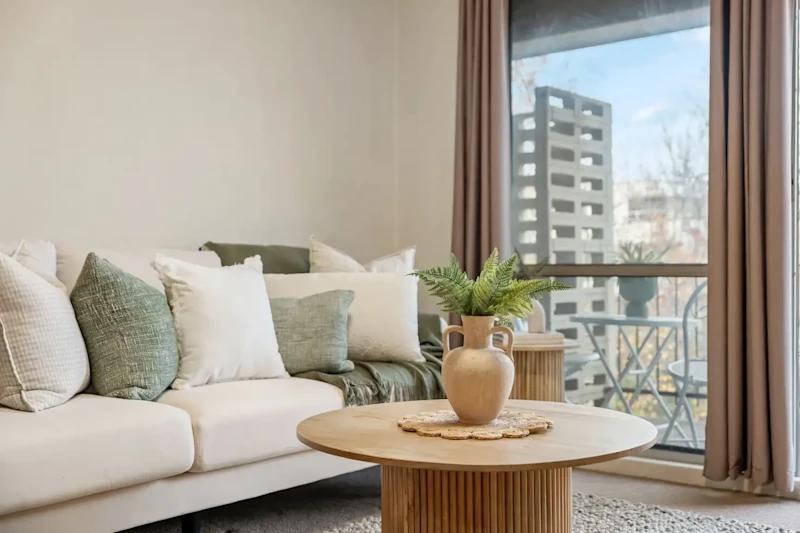 Stylish Living in Prime Inner South Location62931710352258114