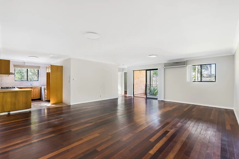 Spacious apartment with leafy outlooks63438962758274111