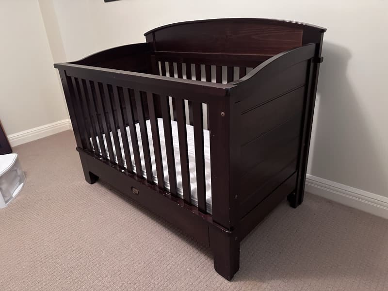 Baby 2025 crib gumtree