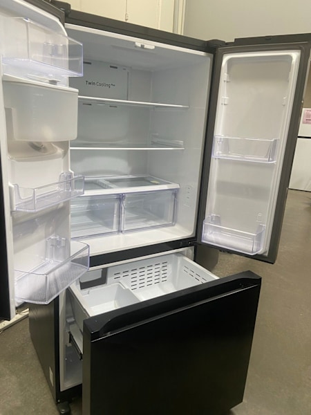  X Demo Units clearance:minor or never used/fridges,Washers,Dryers 63015177361027117